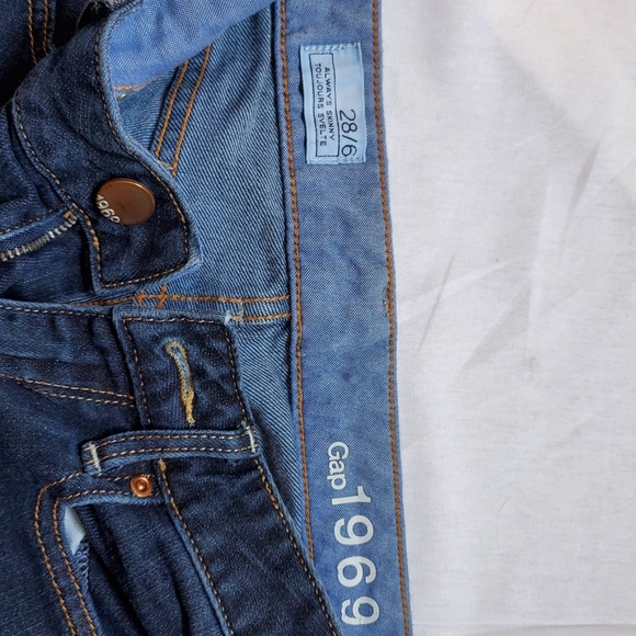 Gap 1969 Women's Jeans. Size 28/6. - Picture 3 of 3